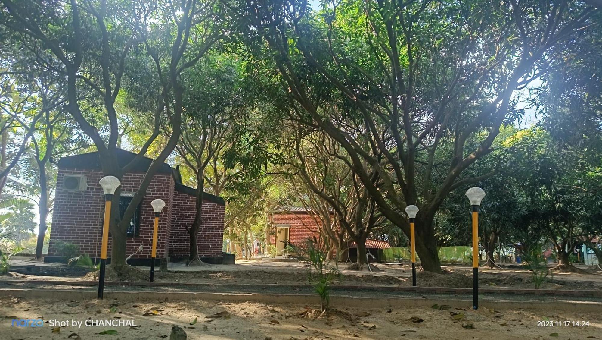 Modhubon Agro Tourism Hotel Bolpur Exterior photo