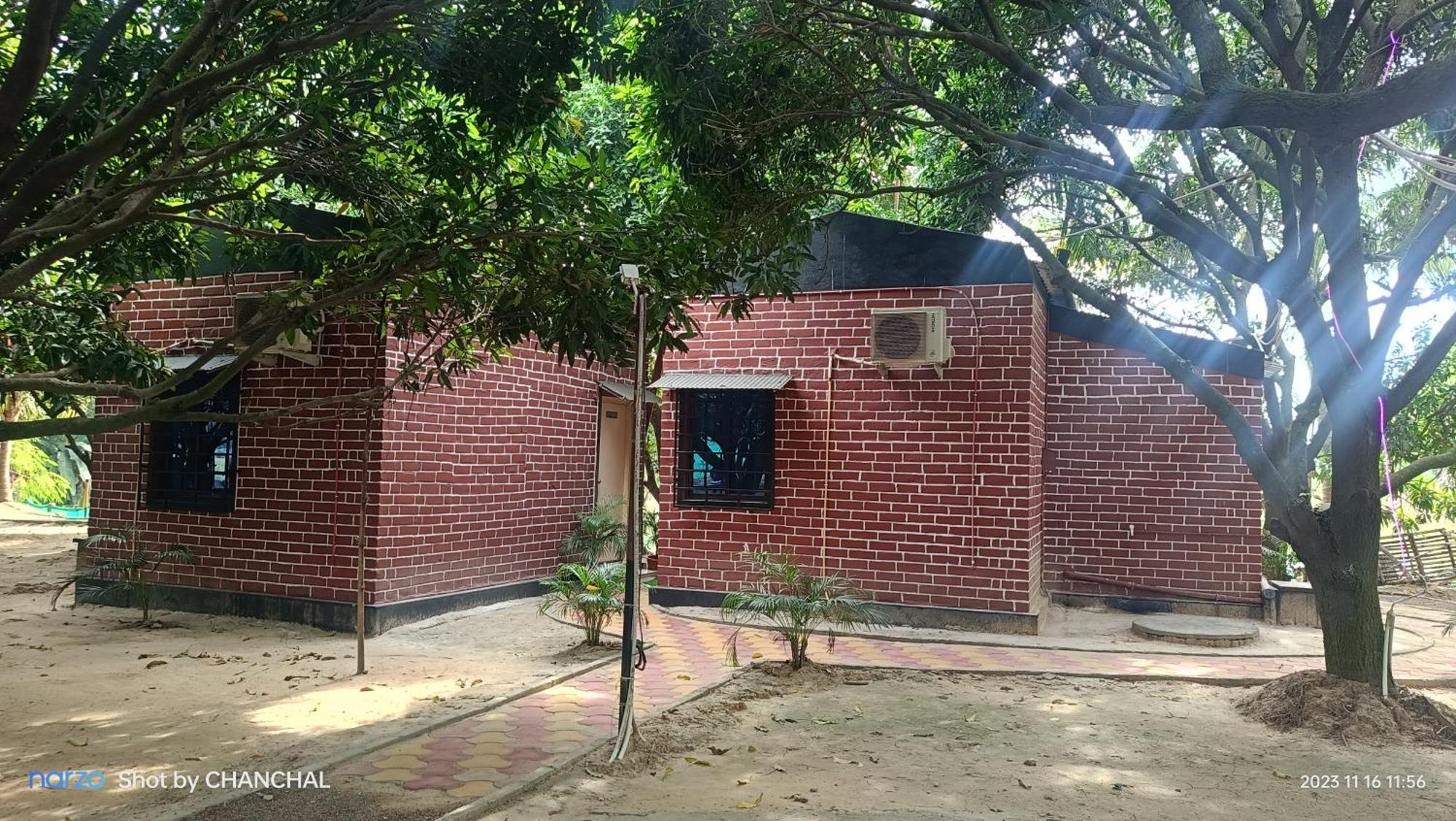 Modhubon Agro Tourism Hotel Bolpur Exterior photo