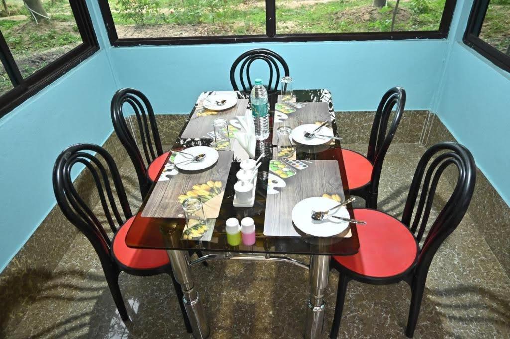 Modhubon Agro Tourism Hotel Bolpur Exterior photo